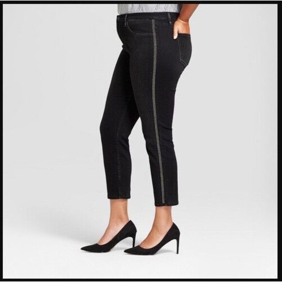AVA & VIV NWT Womens PLUS 24W 24 3X Skinny Jegging JEANS Embellished Black Denim - Picture 1 of 6